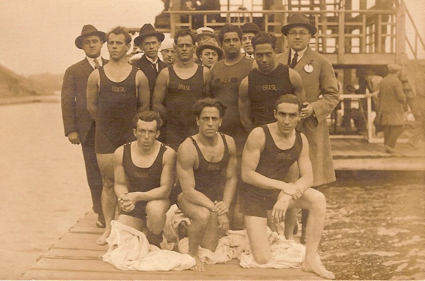 A equipe brasileira de pólo aquático que disputou os Jogos de 1920, em Antuérpia: depois de vencer a França (5 a 1) nas oitavas de final, ela foi eliminada pela Suécia (7 a 3) nas quartas