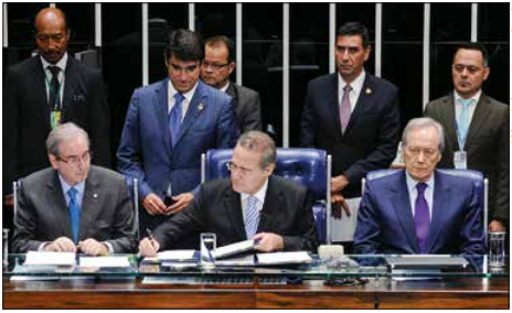 Renan (C) preside sessão em que o Congresso Nacional promulgou a Emenda 88. Foto: Edilson Rodrigues/Agência Senado