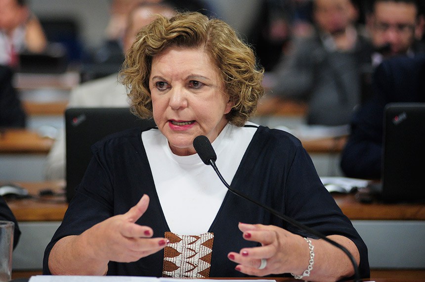 Lúcia Vânia redigiu projeto que torna público número de mortes nas UTIs