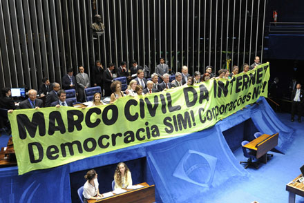 Batalha pela lei da internet continua mesmo após a sanção