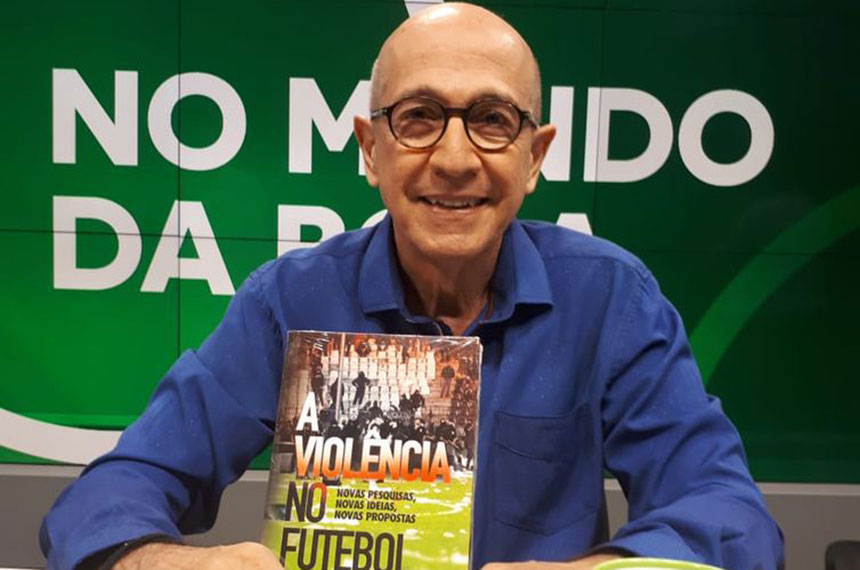 Maurício Murad é autor de livros sobre a violência no futebol (foto: TV Brasil)