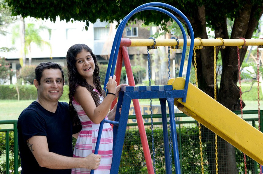 Fernando Lopes participa da guarda compartilhada da filha Ester, de 9 anos