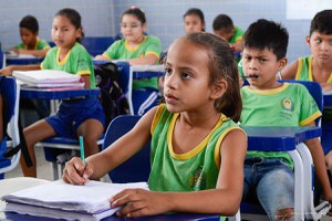 Congresso estuda novo Fundeb com o triplo de verbas federais 