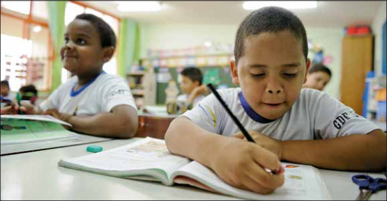 Correndo para aprovar os planos de educação