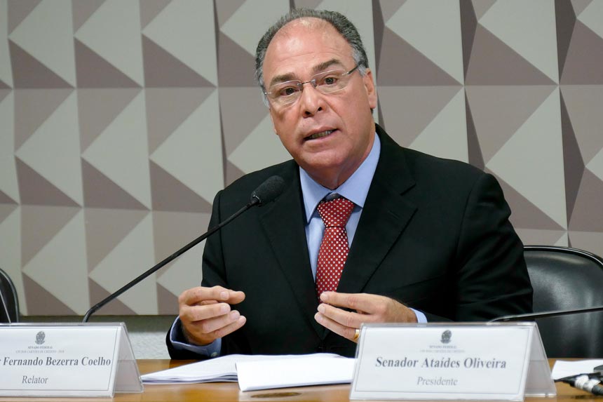 Fernando Bezerra Coelho, relator da CPI dos Cartões de Crédito (foto: Roque de Sá/Agência Senado)