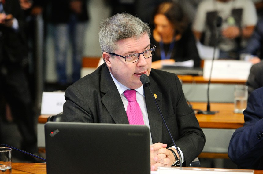 Anastasia foi relator do projeto que deu origem à lei do documento único