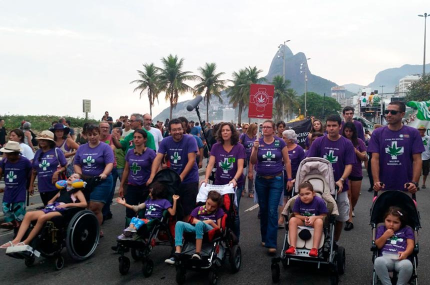 No Rio de Janeiro, pais pedem liberação da Cannabis medicinal para tratamento dos filhos (foto: Isabela Vieira/Agência Brasil)