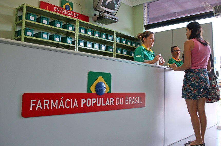 Quase 25% dos brasileiros consomem medicamentos da Farmácia Popular