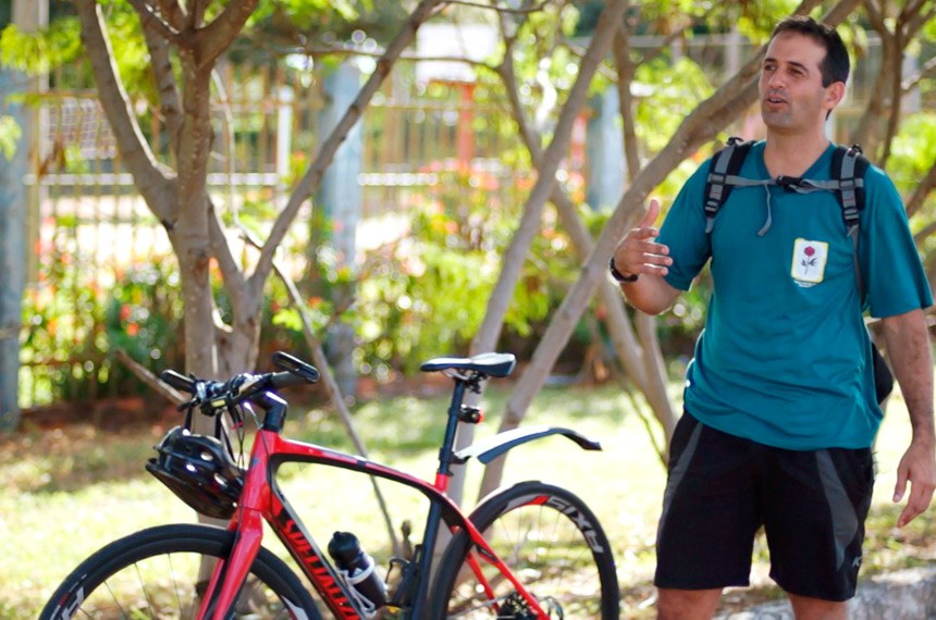 Elmio Reis foi atropelado seis vezes ao andar de bicicleta pelas ruas de Brasília