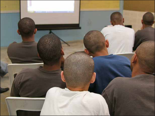 Projeto proíbe revista vexatória de visitante de jovem infrator internado