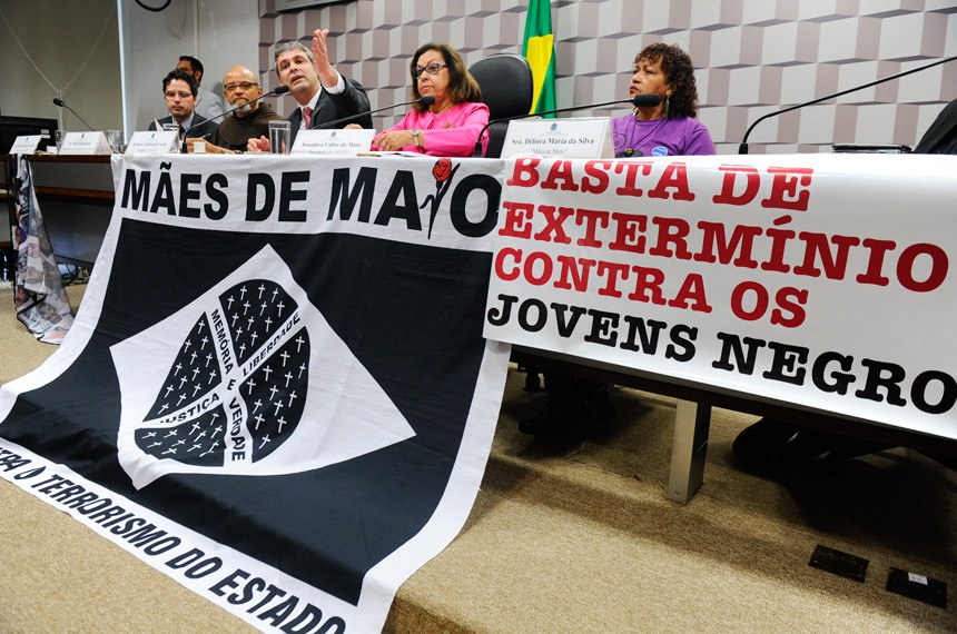 Na CPI do Assassinato de Jovens, Lindbergh Farias (C) e Lídice da Mata (2ª à dir.) apontam “genocídio da população negra no país”