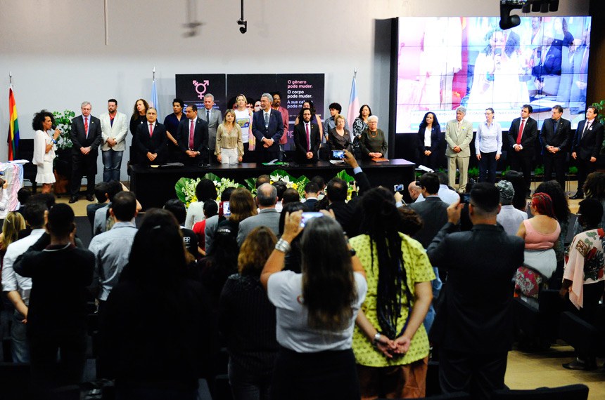 Seminário no Congresso debateu, no dia 13, a cidadania de pessoas trans