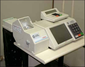 Urna com impressora de boletim foi usada em 2002 no Distrito Federal e em Sergipe. Foto: Justiça Eleitoral