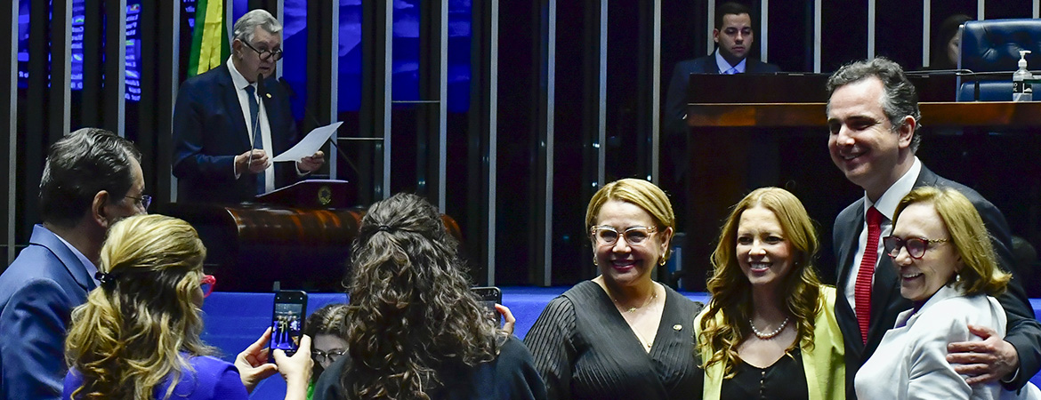 Pose:
senadora Jussara Lima (PSD-PI); 
senadora Janaína Farias (PT-CE);
senadora Zenaide Maia (PSD-RN).