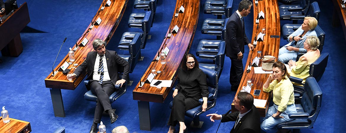 Bancada:
líder da minoria no Senado Federal, senador Marcos Rogério (PL-RO); 
senador Carlos Portinho (PL-RJ); 
senadora Rosana Martinelli (PL-MT);
senadora Margareth Buzetti (PSD-MT);
senadora Damares Alves (Republicanos-DF);
senador Izalci Lucas (PL-DF);
senador Flávio Bolsonaro (PL-RJ), em pronunciamento.