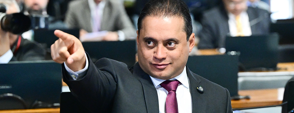 Em pronunciamento, à bancada, relator do PL 1.388/2023, senador Weverton (PDT-MA).