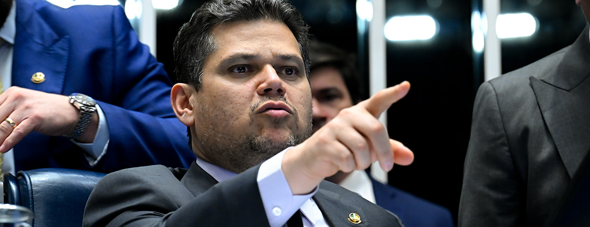 Mesa: 
presidente do Senado Federal, senador Davi Alcolumbre (União-AP).