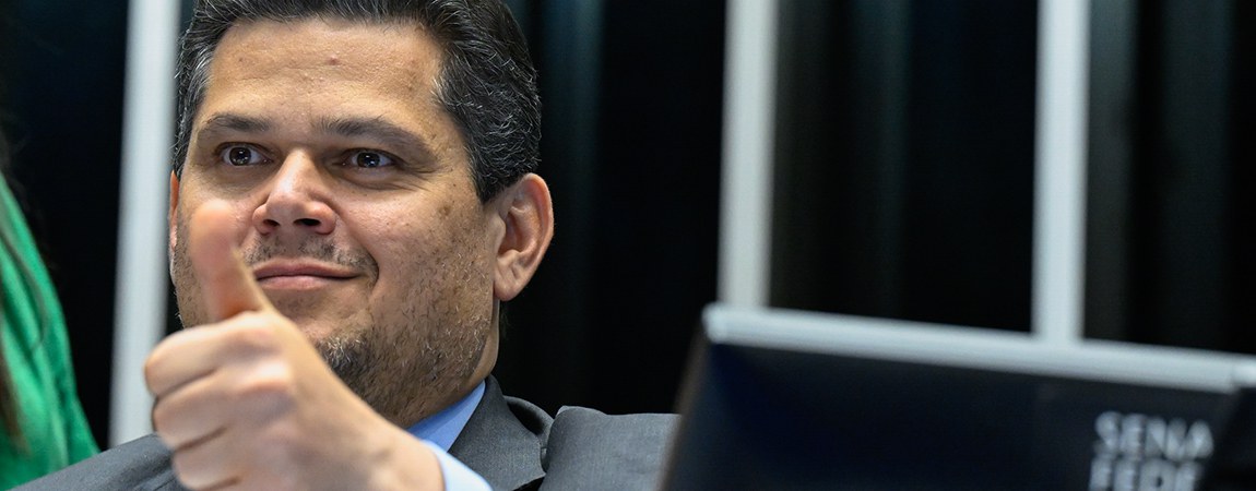 Mesa: 
presidente do Senado Federal, senador Davi Alcolumbre (União-AP).