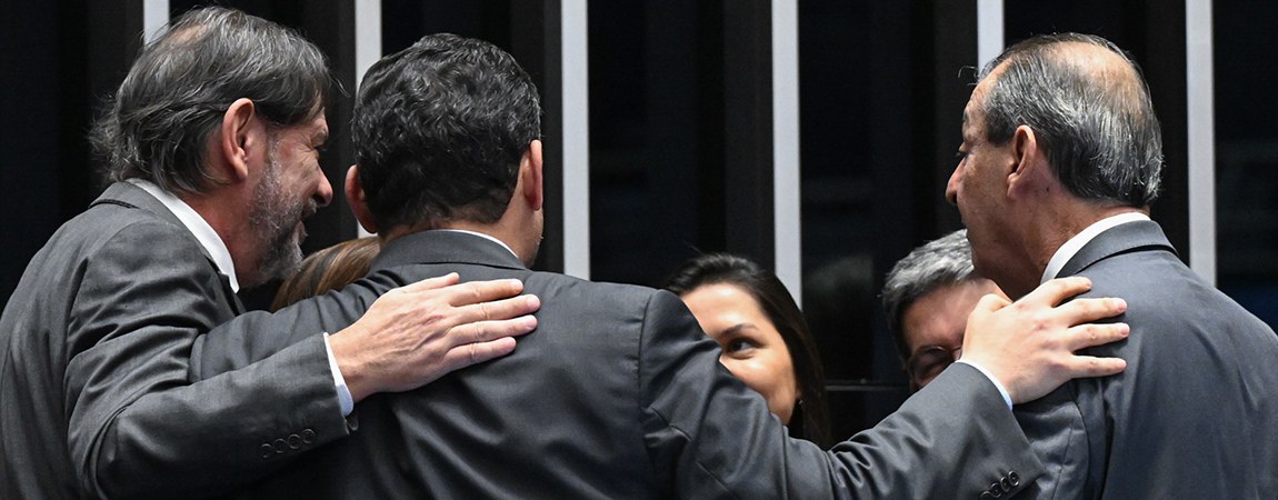 Mesa: 
senador Cid Gomes (PSB-CE); 
senador Omar Aziz (PSD-AM); 
senador Randolfe Rodrigues (PT-AP)
presidente do Senado Federal, senador Davi Alcolumbre (União-AP).