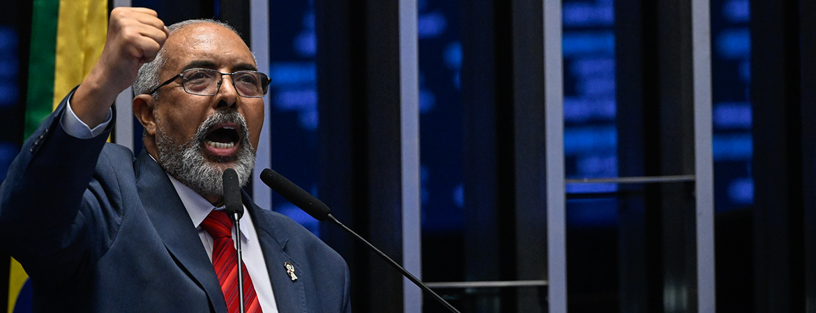 Em discurso, à tribuna, senador Paulo Paim (PT-RS).
