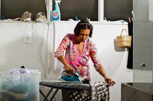 Equiparação de direitos faz cinco anos, mas covid-19 agrava desrespeito a domésticas