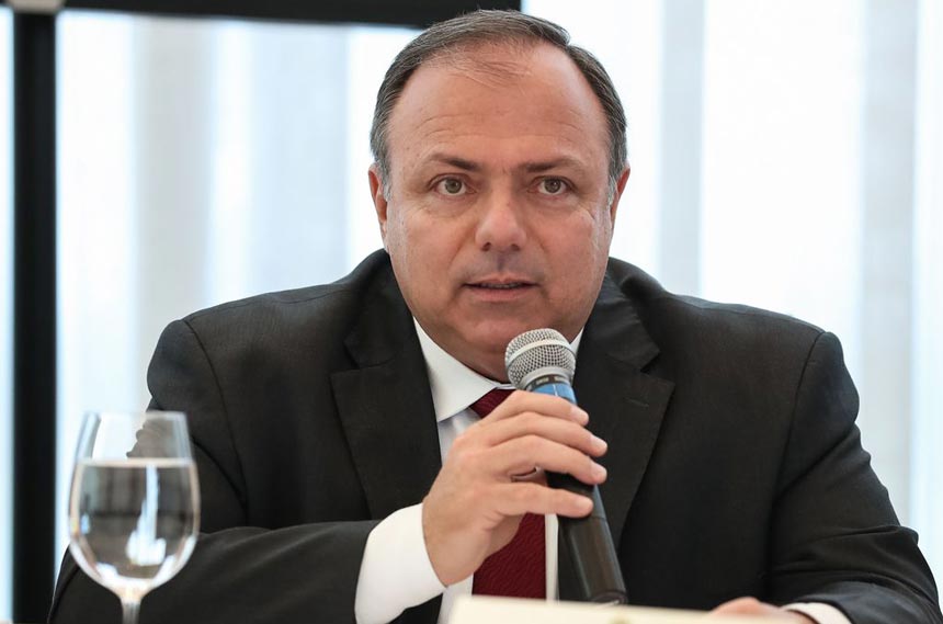 Ministro interino da Saúde, Eduardo Pazuello, em reunião do governo no dia 9 de junho (foto: Marcos Corrêa/PR)