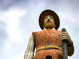 “Retirada de estátuas deve ser acompanhada de debates públicos sobre a história”, diz urbanista