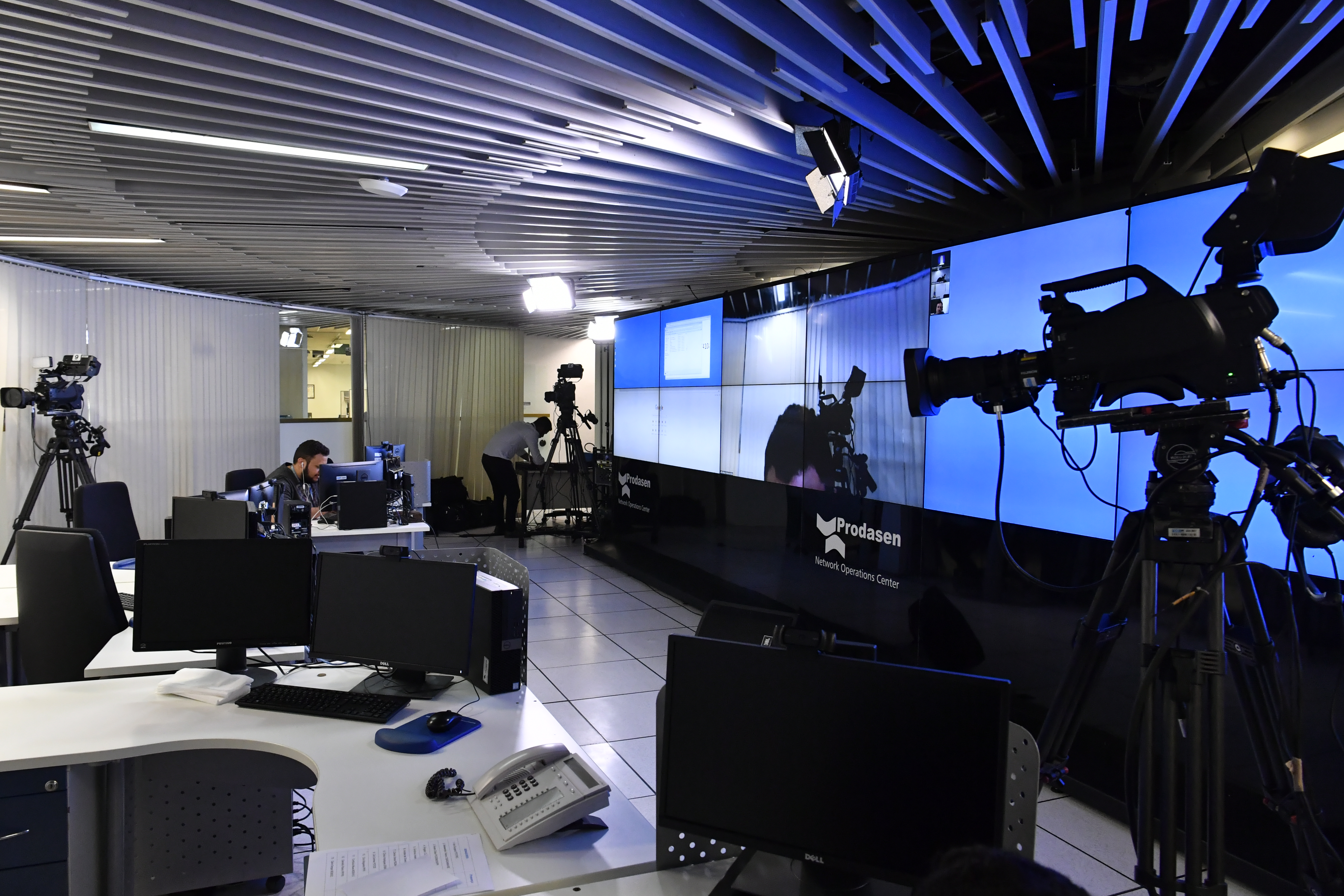 Equipamentos da TV Senado para transmissão das sessões remotas (foto: Waldemir Barreto/Agência Senado)