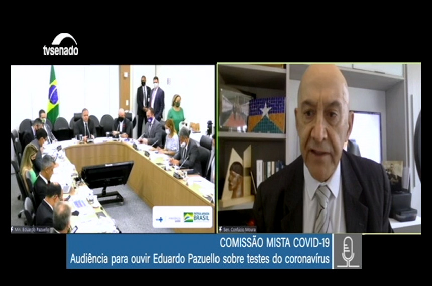 Confúcio ouve o então ministro da Saúde Eduardo Pazzuelo em dezembro (Reprodução Tv Senado )