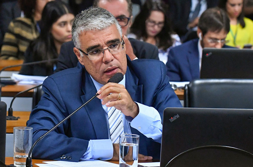 Eduardo Girão: permissão de uso deve ser restrita ao canabidiol (foto: Geraldo Magela/Agência Senado)