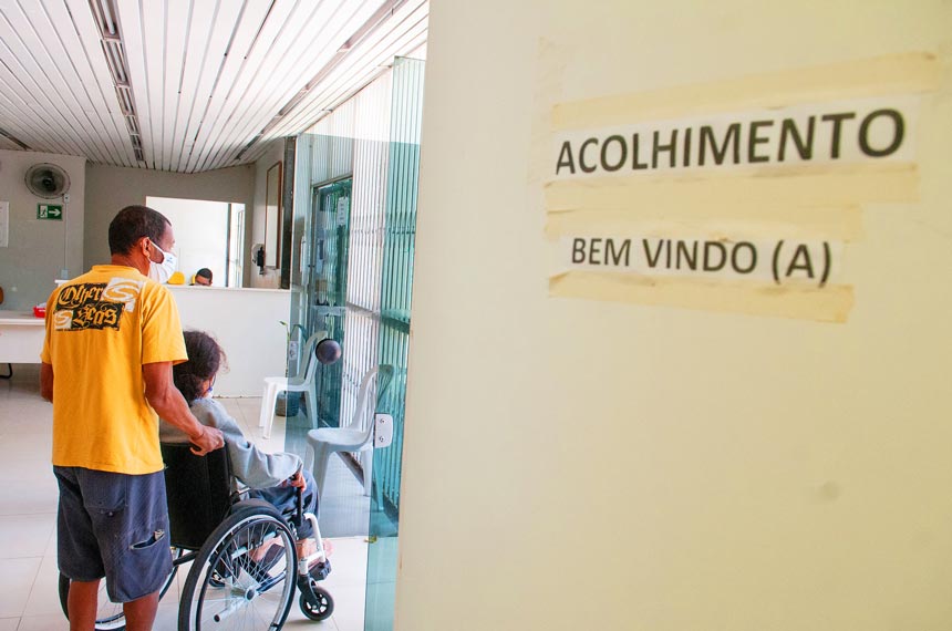 Paciente chega para atendimento em CAPS no Distrito Federal (foto: Joel Rodrigues/Agência Brasília)