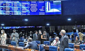 Em esforço concentrado, Senado aprova 25 autoridades