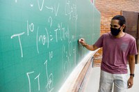 Para suprir despreparo de calouro, faculdade agora ensina bê-á-bá de português e matemática