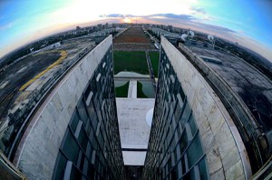 Do Império à Democracia: a evolução do Legislativo na sua função fiscalizadora