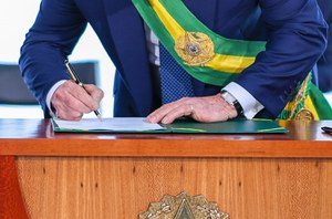 Com homenagem a Anísio Teixeira, Brasil chega à lei 15.000