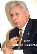 Motoqueiros terão de usar capacete com viseira transparente