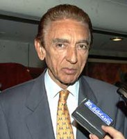 Lobão não descarta convocação da Comissão Representativa