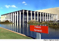 Projeto destina R$ 373 milhões para manutenção de embaixadas no exterior