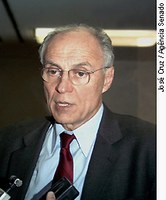 Suplicy defende imposto sobre grandes fortunas