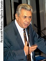 Carlos Bezerra propõe que estacionamentos reservem vagas para idosos