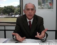 Mauro Miranda quer informações sobre farmacêuticos no SUS