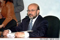 Emenda constitucional prevê isenção de impostos para doações a instituições beneficentes