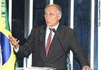 Suplicy anuncia que Celso Amorim estará na CRE no dia 12