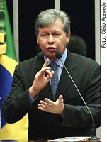 Arthur Virgílio vê escalada autoritária orquestrada pelo governo federal