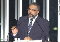 Paim vê recuperação da economia como impulso maior à geração de empregos