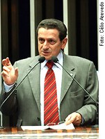 Mozarildo pede força-tarefa para evitar conflitos em RR