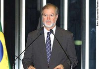 Azeredo destaca inclusão digital de alunos e professores da rede pública de Minas Gerais