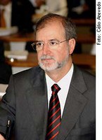 Eduardo Azeredo: estados são afetados, mas devem cumprir decisão