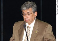 Garibaldi pede solução urgente para dívida dos pequenos e médios agricultores do Nordeste