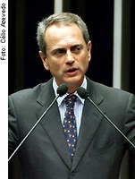 Paulo Octávio destaca contribuições de Vargas para o Brasil